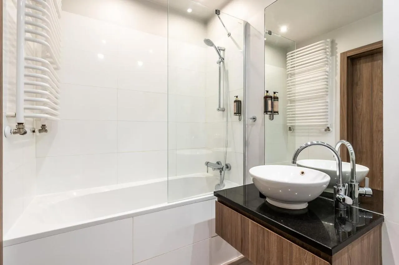 Golden Apartments - Oxygen Residence Varsovia